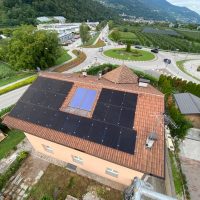 IMPIANTO FOTOVOLTAICO CON ACCUMULO  E STAZIONE DI RICARICA - COMUNE DI CALDONAZZO TN